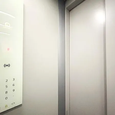 아파트 Korabi Luk 695