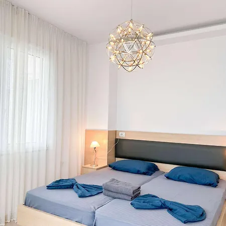 Korabi Luk 695 Apartment *