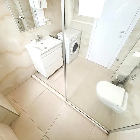 Korabi Luk 695