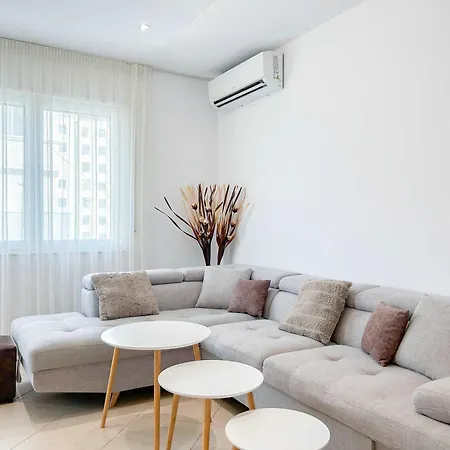 Korabi Luk 695 Apartment