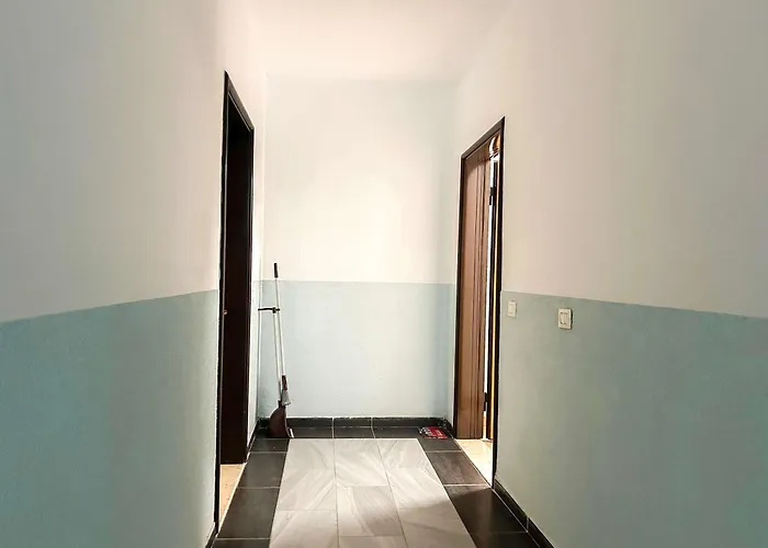 Korabi Luk 695 *