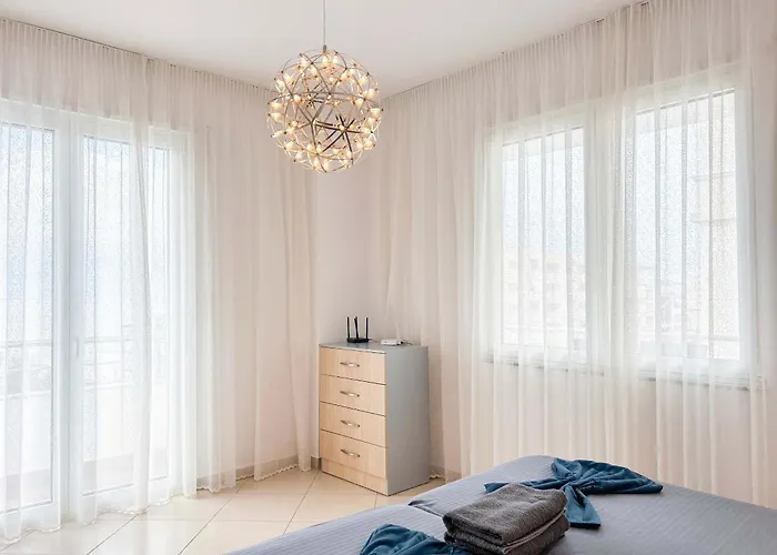 Korabi Luk 695 Apartment *