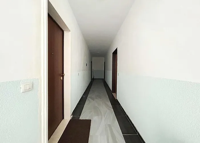 Apartment Korabi Luk 695 *