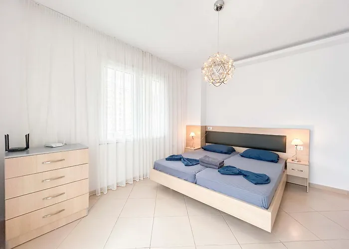 Korabi Luk 695 Apartment