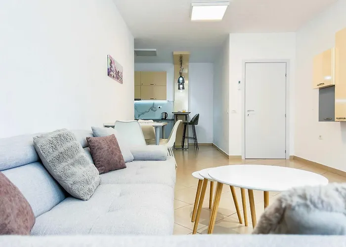 Apartment Korabi Luk 695