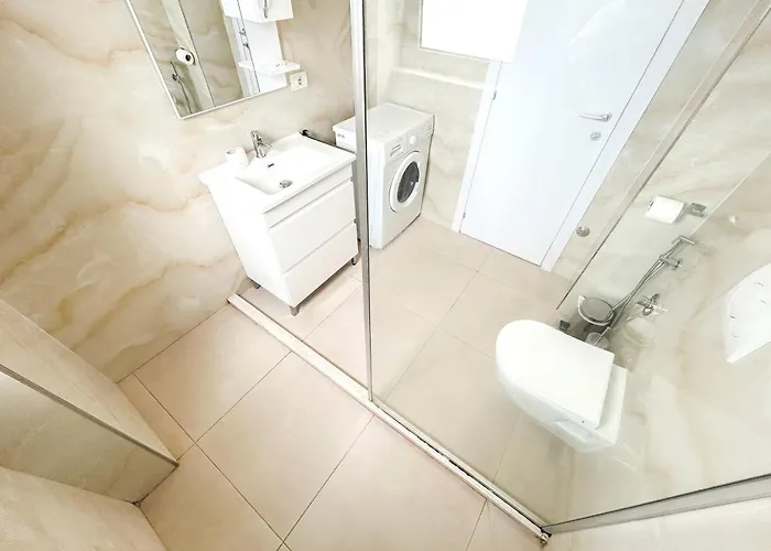 Korabi Luk 695