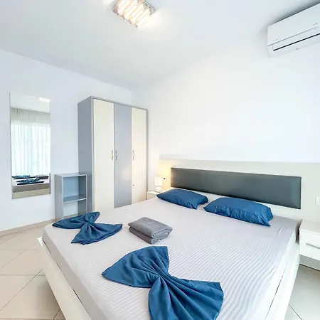 Korabi Luk 695 * Durrës