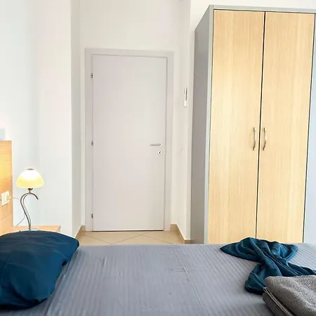 Appartamento Korabi Luk 695 *