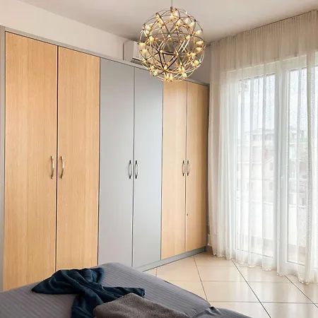 Korabi Luk 695 * Durrës