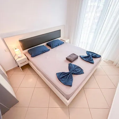 Korabi Luk 695 Durrës