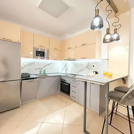 Korabi Luk 695 Apartment *