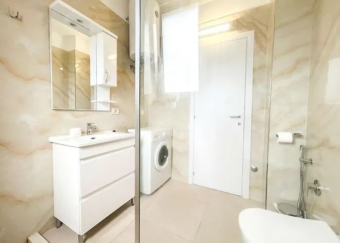 Korabi Luk 695