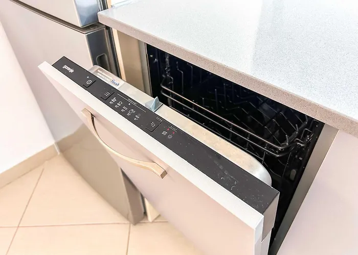 Korabi Luk 695