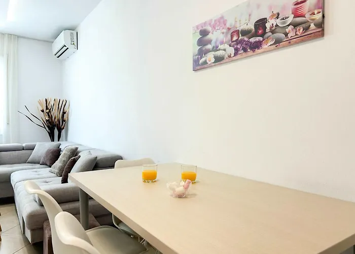 Korabi Luk 695