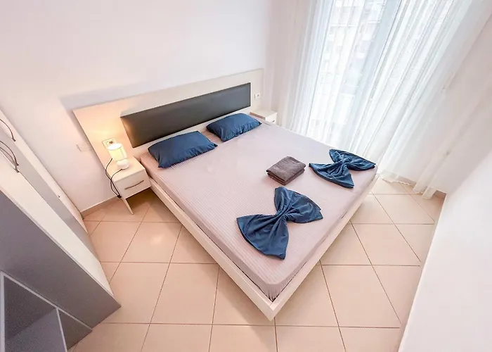 Korabi Luk 695 Durrës